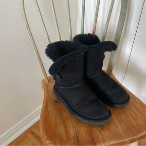 UGG Bailey Button Boot - Black